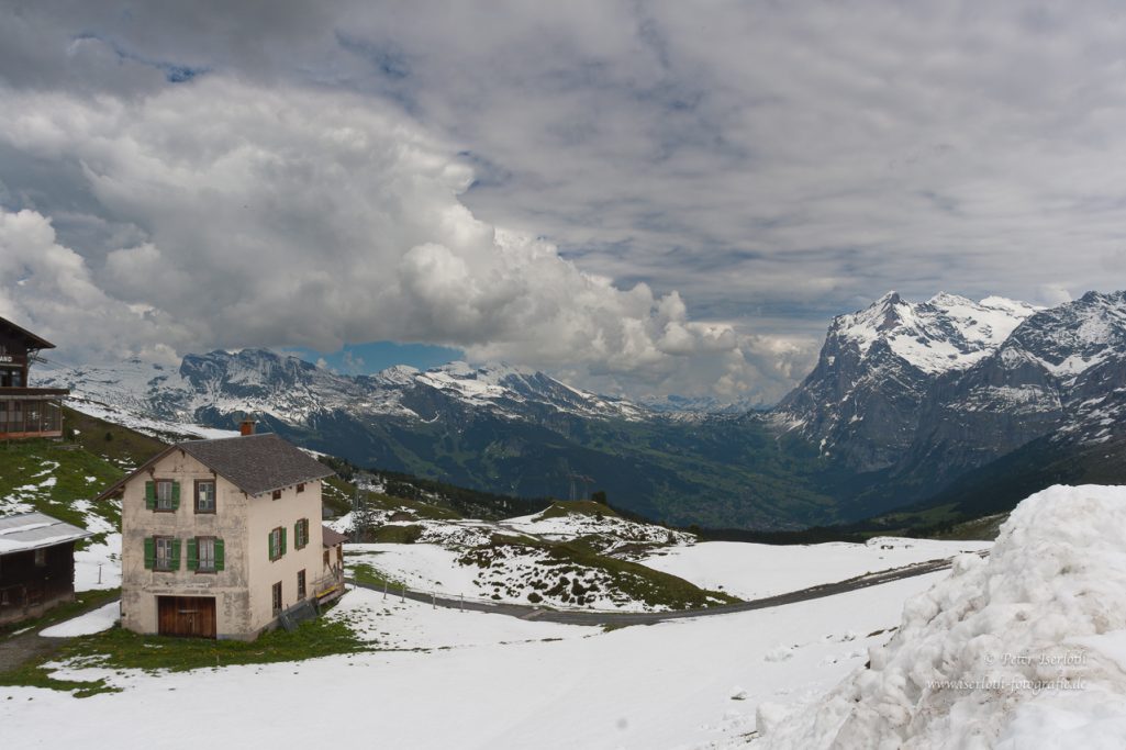 Fotografie von der Kleinen Scheidegg in die Schweizer Berge, tolle Lichtstimmung.